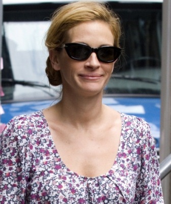 How Kareena Kapoor will fit into Julia Roberts’ shoes in “Stepmom”?