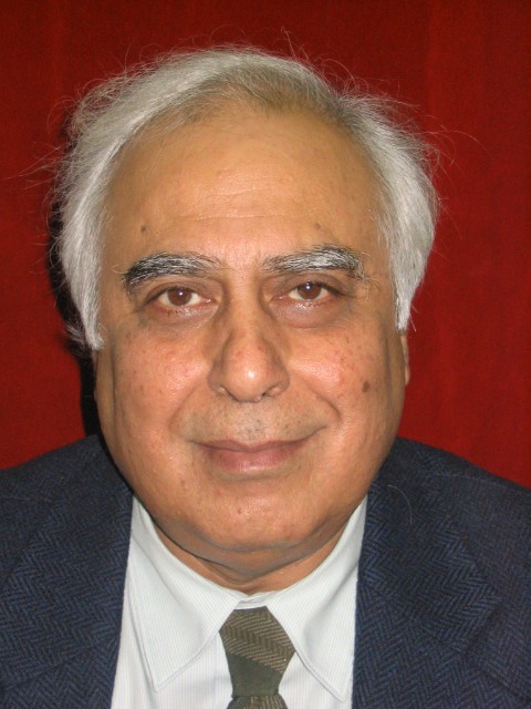 Government open to IITs starting branches abroad: Sibal 