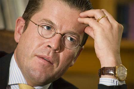 German economics minister, GM chief meet over Opel 