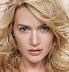 Kate Winslet says her perfect accent belies her ''''working class hero'''' status