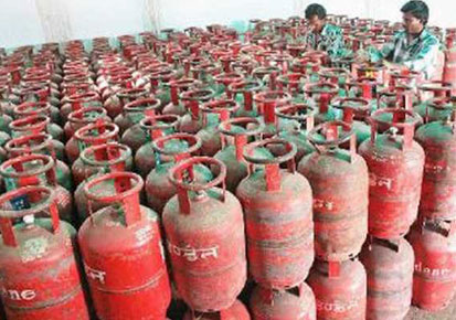 Non-subsidised LPG price increased by Rs 220 a cylinder