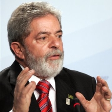 ROUNDUP: Lula: Crisis created by "white people with blue eyes" 