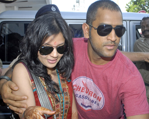 MS Dhoni and Sakshi have a blast in Goa