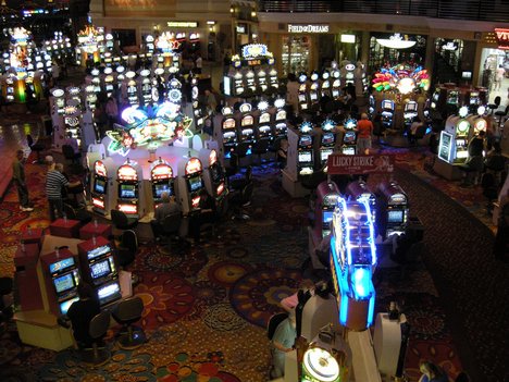 Macau's casinos take a record 1.41 billion US dollars in August 