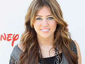 Miley Cyrus wants be a ‘role model’ for young fans