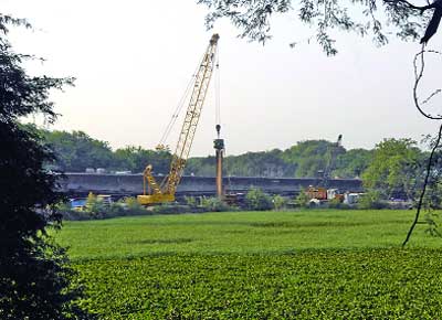 Neela-Hauz-lake