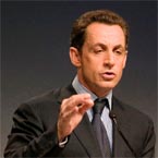 Sarkozy, Bruni get bullet threat by post
