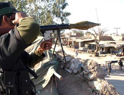 Pakistani forces target militants, 24 killed
