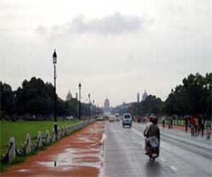 Pleasant morning in Delhi, rain likely