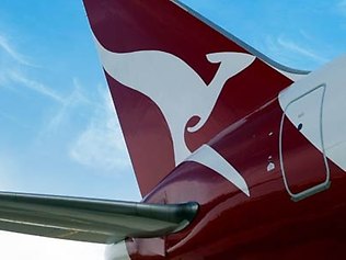 Qantas aiming to start paying dividends again