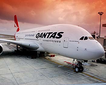 Qantas resumes flights following tribunal order