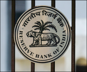 RBI asks banks to improve consumer services