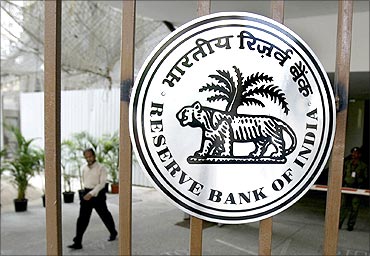 Currency notes issued before 2005 to be withdrawn: RBI