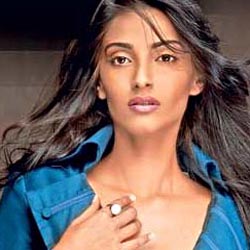 'Aisha' is not women-centric: Director