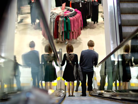 Canadian retail sales plunge more sharply than predicted