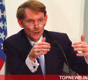 Joining Russia could help ease financial crisis, says Zoellick 