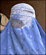 Muslim cleric wants one-eyed veil to control seduction among Saudi Arabian women