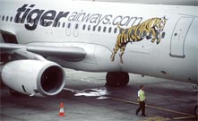 Transport/ Singapore's Tiger Airways offers seats