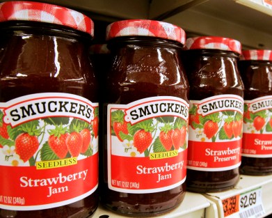 Smucker net income surges 5%