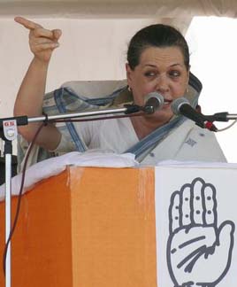 Sonia Gandhi slams Modi for dilly-dallying over low interest loan to farmers