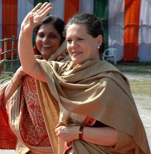Sonia to dedicate country''s longest Mundra-Delhi oil pipeline to nation today