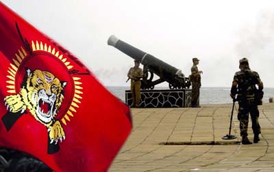Sri Lankan military shrinks "safety zone" for civilians