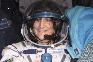 Sunita Williams with two fellow astronauts returns to Earth 
