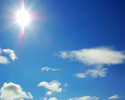 Warm, sunny Monday in Delhi