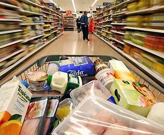 British retail sales strengthens, survey