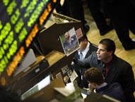 US stocks climb slightly to end strong week