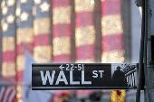 US stocks fall sharply on ongoing recession fears 
