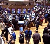 US stocks edge higher in slow trading