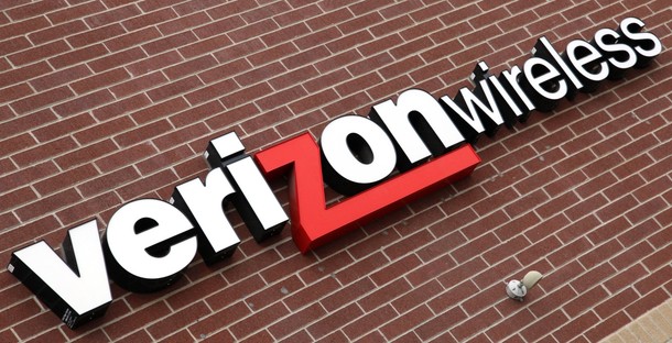 Verizon shortens exclusive phone deals to six months  