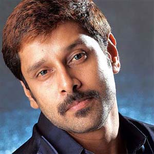 Aishwarya's a hero, Abhishek a brat: Tamil star Vikram