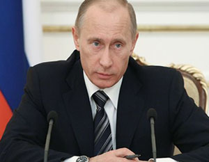 Putin hands over 5500 dollar Swiss watch to cheeky Russian factory worker