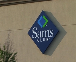 Wal Mart's Sam Club tries hands on online loan program