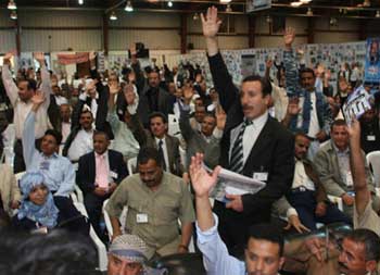 Yemeni journalists stage protest as papers banned after unrest