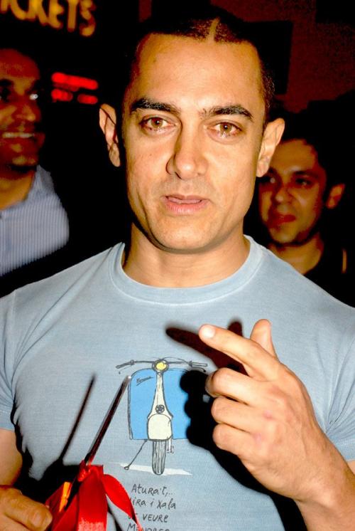 Aamir Khan In Search Of An Item Girl!