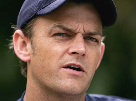 Gilchrist says India-Australia series will be hard fought