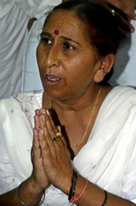 Sarabjit Singh’s sister Dalbir Kaur meets Rahul Gandhi