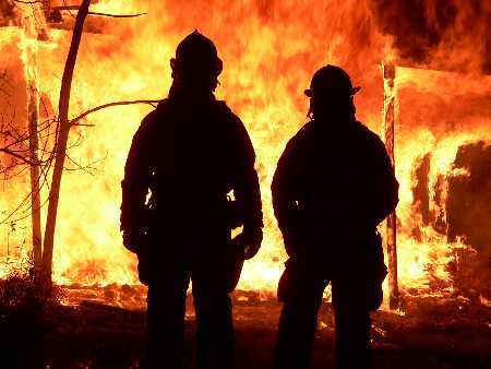 Wildfire burns down 1,500 hectares in Spain - 300 evacuated 