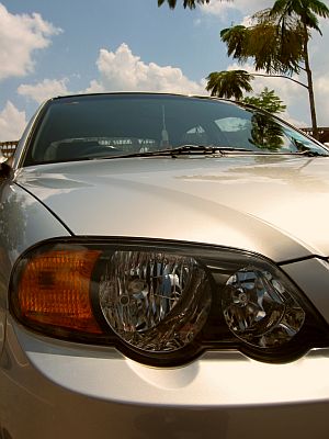 Men in flashy cars really do make women go weak in the knees