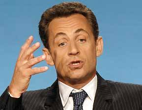 Sarkozy visits to Niger to back uranium deal 