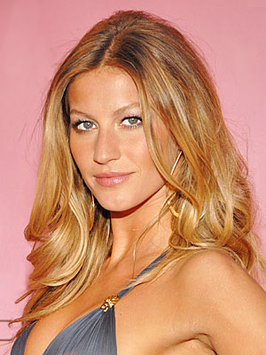 Brazilian supermodel Gisele Bundchen engaged to US quarterback