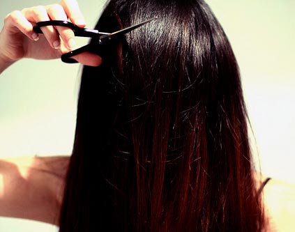 Swedish women complain over involuntary hair snips