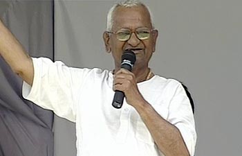 Anna Hazare calls on supporters to recall lawmakers opposed to passing of Jan Lokpal Bill