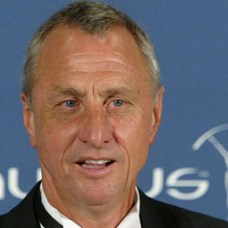 Cruyff accepts job of managing Catalan regional team 