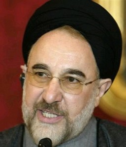 Khatami quits presidential race, supports Moussavi 