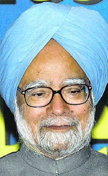 Manmohan Singh congratulates World Billiards Champion Advani