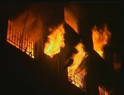 Gas main explosion in Ukraine apartment building, dozens trapped 